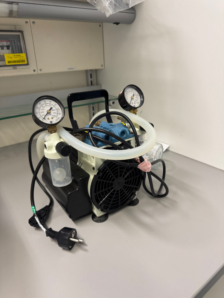 Image of VWR VCP 80 Vacuum Pump